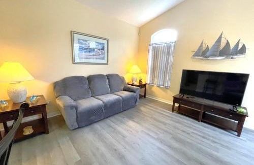 Tuscan Ridge Villa | Spacious Villa South Facing Pool 20 min to Disney
