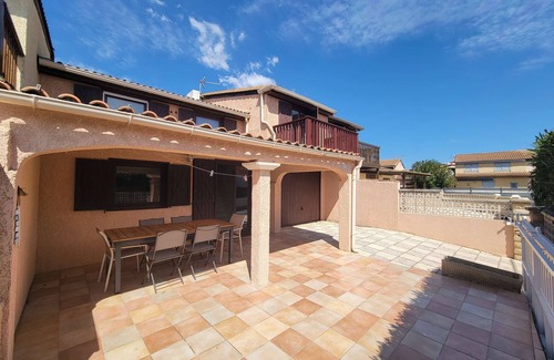 Portiragnes-Plage House | Spacious Villa with 3 bedrooms, Airconditoning,for 7 people, WIFI, residence PORTES SU SOLEIL.