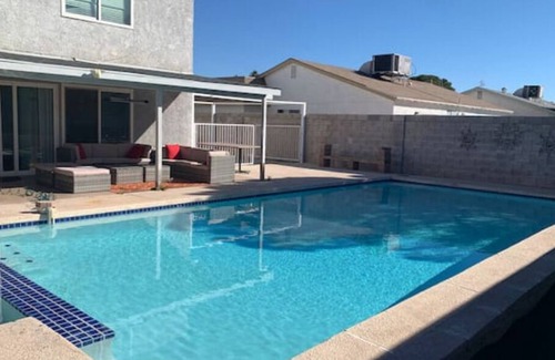 Chinatown Villa | Spacious Villa with Private Pool close to Strip