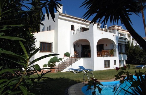 Salobrena Villa | Spacious villa with private pool, sea view, green garden, Airco, and Fast Wifi