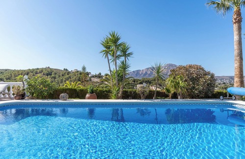 Tarraula Villa | Spacious villa with stunning panoramic views - heated pool