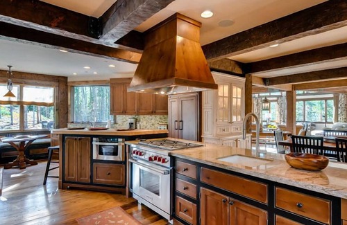 Peak 8 House | Spacious w/Mtn Views + Hot Tub + Theatre Room - Chalet du Soleil
