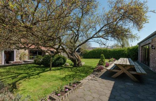 Walk House | Spacious Waimes Villa