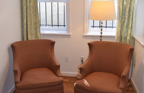 Capitol Hill Apartment | Spacious & Walkable 1-bedroom Garden Level Apartment