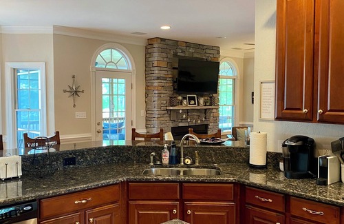 Mount Holly House | Spacious Water Front House off of Potomac River 5 Bedroom/ 5 Full Bath