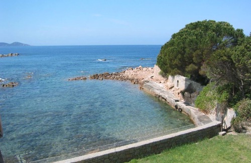 Corse-du-Sud House | Spacious waterfront villa in the isolella with private beach and pontoon