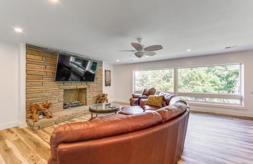 Waynesville House | Spacious Waynesville Retreat with Yard and Patio!