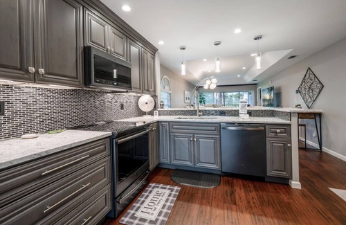 Lely Golf Estates Condo | Spacious, wellstocked, laundry room in unit, screen lanai, reclining sofa chairs