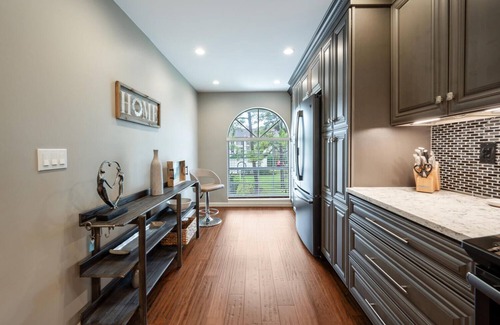 Lely Golf Estates Condo | Spacious, wellstocked, laundry room in unit, screen lanai, reclining sofa chairs