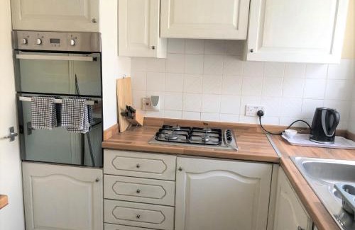 North Acton Apartment | Spacious West London 2 Bedroom Apartment