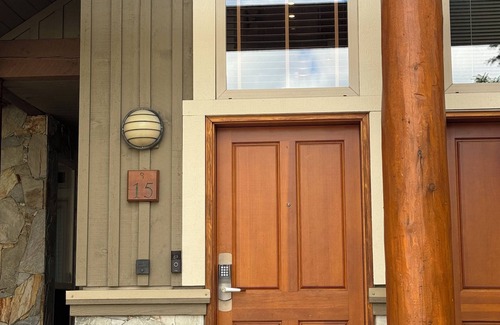 Whistler Cay Heights House | Spacious Whistler Townhome – Walk to Lifts!