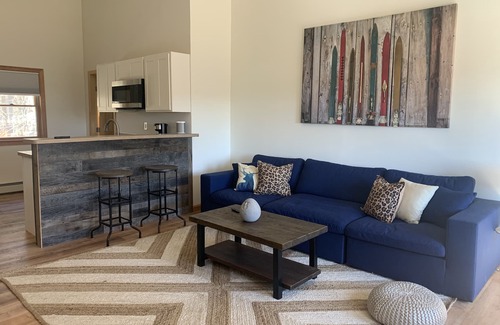 Thornton House | Spacious White mountains log home - close to Owl’s nest, Loon, Waterville.