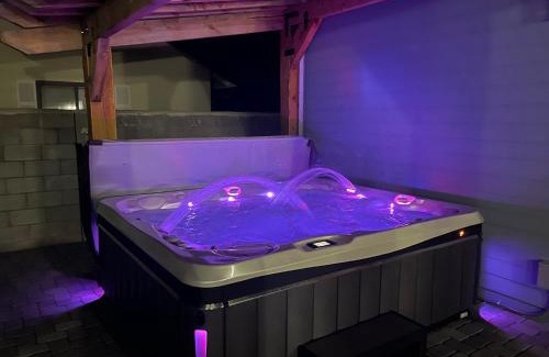 Williams House | Spacious Williams Retreat with Games and Hot Tub!