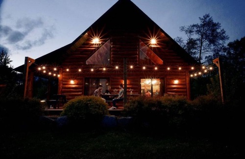 Spring Brook House | Spacious Wis Dells House (The Bear Paw.)