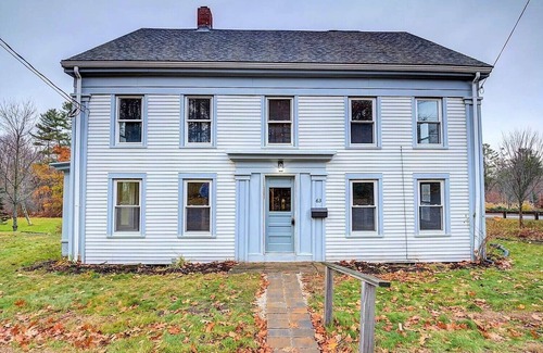 Freeport Apartment | Spacious yet cozy 3 bedroom unit close to it all