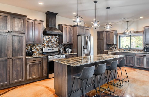 Lead Cabin | Spacious Zero-Entry 3400 Sq. Ft. Lodge on 2 Acres w/Clubhouse Access!