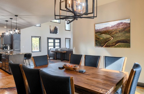 Lead Cabin | Spacious Zero-Entry 3400 Sq. Ft. Lodge on 2 Acres w/Clubhouse Access!