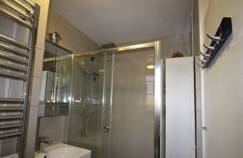Holborn and Covent Garden Apartment | Spacious Zone 1 Studio Flat With Amazing Views