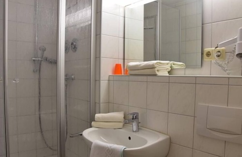 Bad Rodach Apartment | Spaciously furnished holiday apartment (48sqm) with balcony/terrace