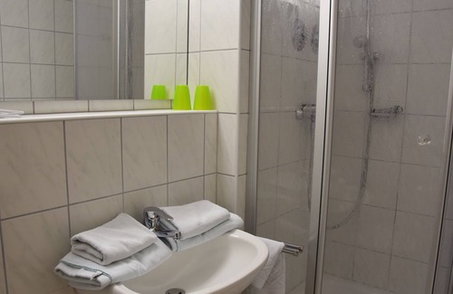Bad Rodach Apartment | Spaciously furnished holiday apartment (48sqm) with balcony / terrace