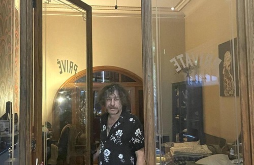 Heilig Kerst House | Spacy Room in Old Townhouse Relaxed Vibe with LATE Check-out!