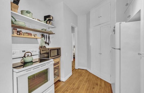 Kingston House | Spanish Beach Bungalow MainHouse