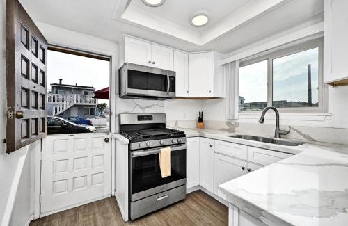 West Newport House | Spanish Castle in Newport Steps to the Sand and Grocery Store
