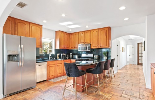 Beverly Grove House | Spanish Oasis Villa with detached Full Guest House