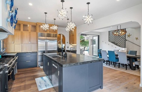 Crown Point House | Spanish Villa with incredible View, Pool and Spa!