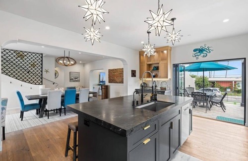 Crown Point House | Spanish Villa with incredible View, Pool and Spa!