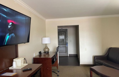 Forest Park Hotel | Spark by Hilton Cincinnati Fairfield