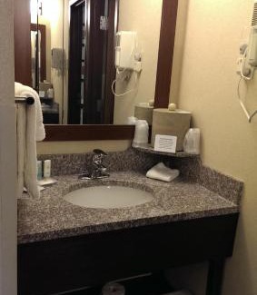 Montbello Hotel | Spark by Hilton Denver East I 70