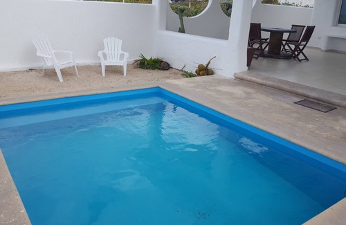 San Benito House | Sparkling Beachfront Pool Satelite TV and WIFI