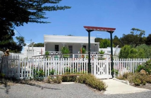 Creswick Cabin | Sparkling Cabin Springs