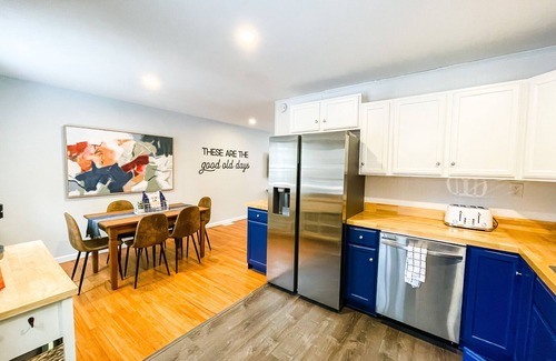 Geyser Crest House | Sparkling Clean Saratoga home near SPAC & Track Pets