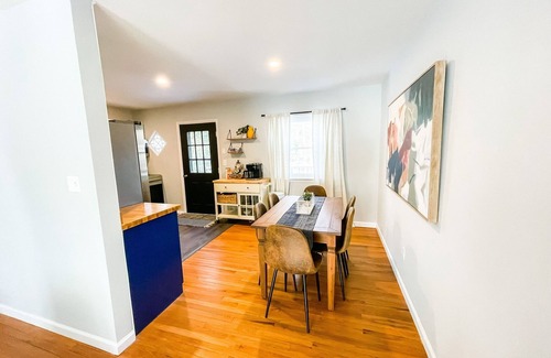 Geyser Crest House | Sparkling Clean Saratoga home near SPAC & Track Pets