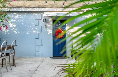 Southwest Cottage | Sparkling Clean 2BR Suite in WPB w. King Bed, Bunk Bed