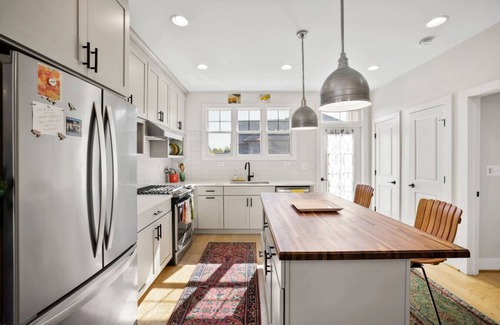 Locust Grove House | Sparkling & Joyful Charlottesville Cottage