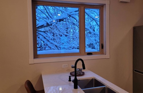 Rossland Apartment | Sparkling NEW Rossland Midtown Studio Apartment