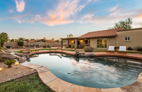 Buenavante House | Sparkling Pool, Poker Table, and Relaxation at Sweetwater