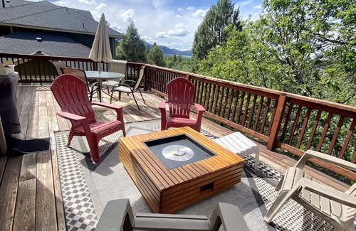 Klamath Falls Condo | Sparkling Running Y Tree Top Condo with Spectacular Views - Close to Crater Lake