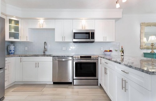 Sanibel Condo | Sparkling Views from this two bedroom, two bathroom Gulf Front condo.