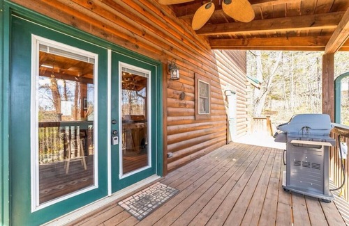 Lake Lure Cabin | Sparrow's Nest 2 Bed Cabin located in Peaceful Gated Community with lake access