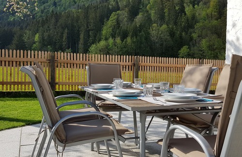 Ettal Apartment | Spatious and Modern Vacation Rental - Newly remodeled in 2020