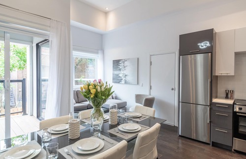 Mile End Condo | Speakeasy Bar hidden in Luxurious Mile End Loft!