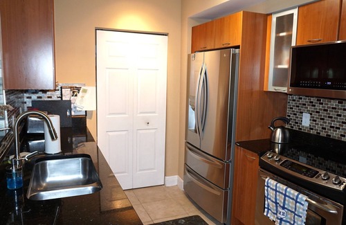 Boynton Beach Condo | +SPECIAL ! -2 Bed/2 Bath King Bed Luxury Suite-Marina Village-Beach 1000 steps