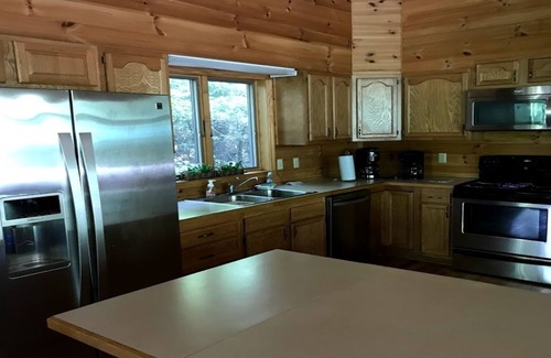 Burnsville Ski Chalet | "Special Christmas Promotion 30% Discount!" Three Bears Cottage!