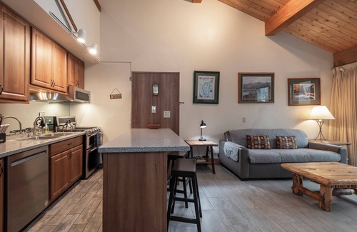Truckee Condo | SPECIAL DISCOUNT on Penthouse in NorthstarVillage,a wonderful getaway