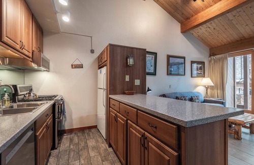 Truckee Condo | SPECIAL DISCOUNT on Penthouse in NorthstarVillage,a wonderful getaway