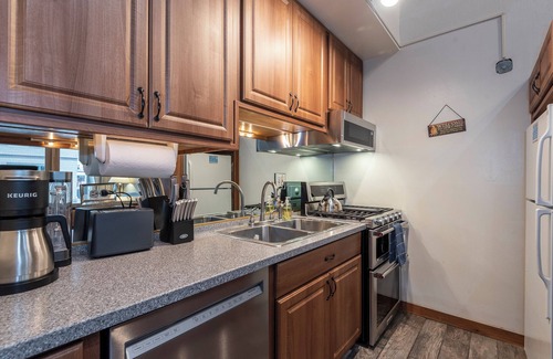 Truckee Condo | SPECIAL DISCOUNT on Penthouse in NorthstarVillage,a wonderful getaway